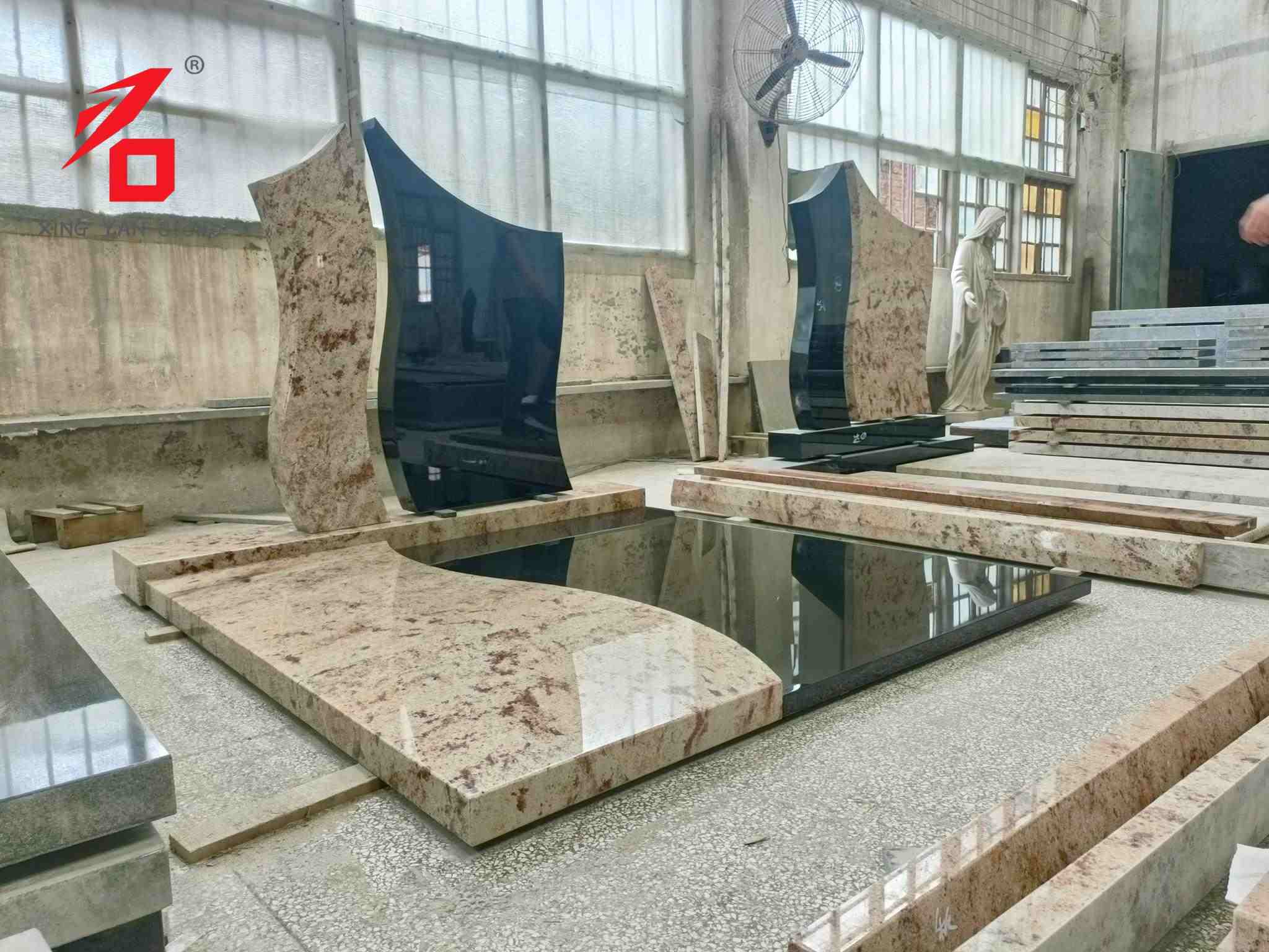 ऑस्ट्रेलियाई कलात्मक मूर्तिकला समाधि का पत्थर